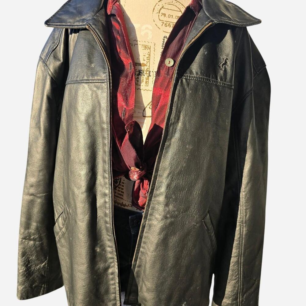 Vintage Burks Bay Black leather jacket with button-up collar. Size: L